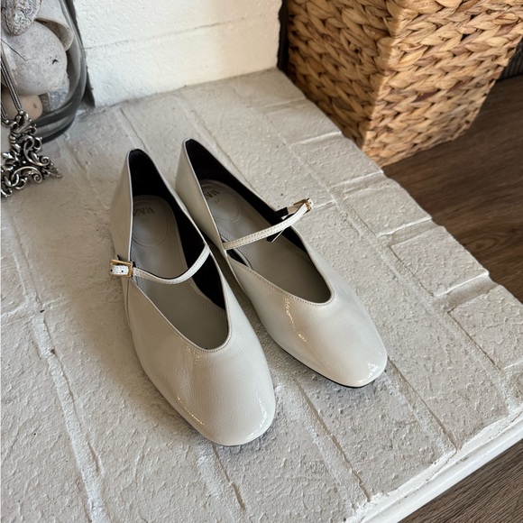 Zara Shoes - Zara Mary Jane Ballet Flats Ivory Cream Off White Sz 37/6.5 NWOT
